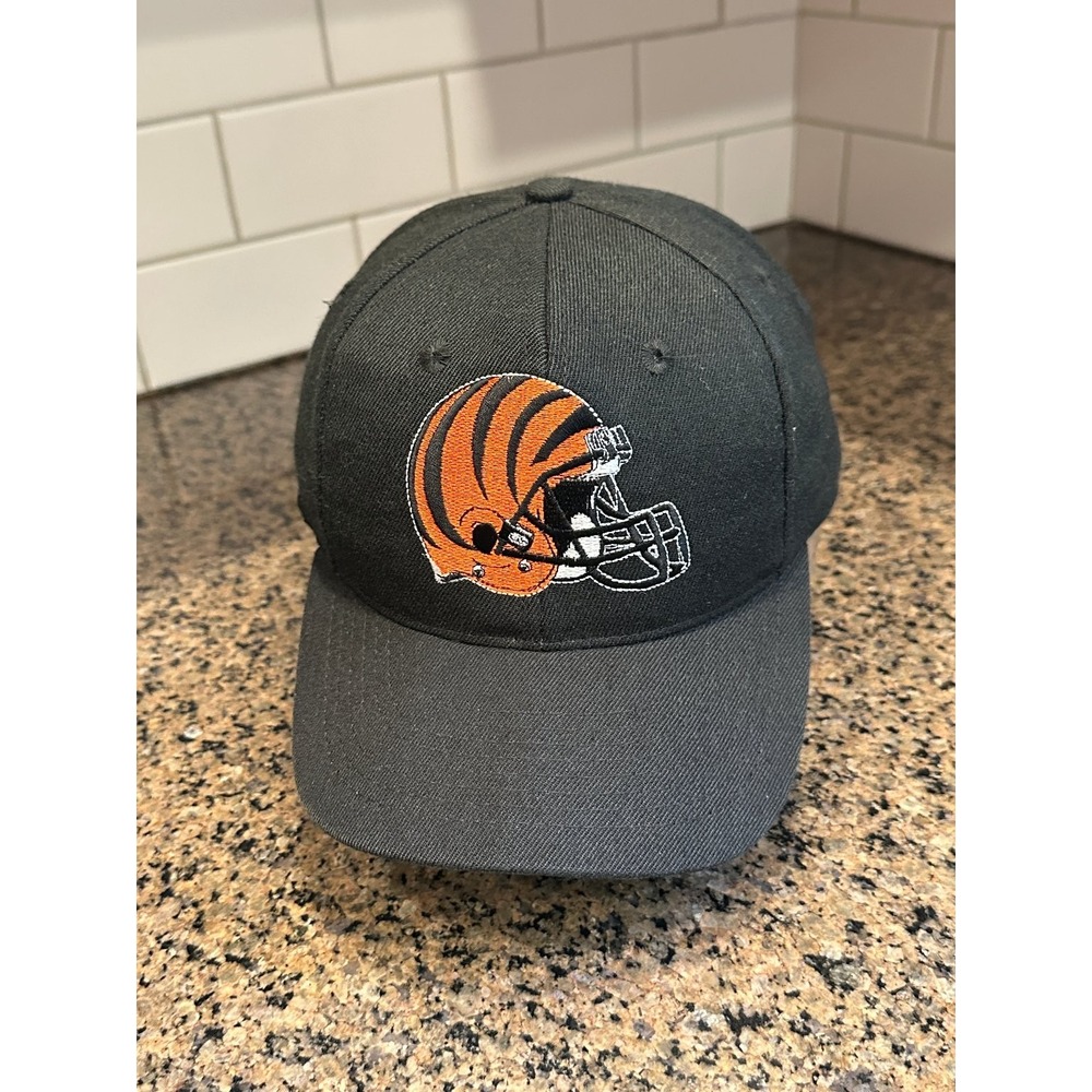 Vintage Cincinnati Bengals Annco NFL Snapback Hat Black Orange Helmet Green Brim